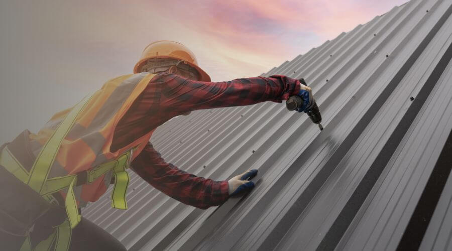 Professional gutter cleaning in Wellman, TX